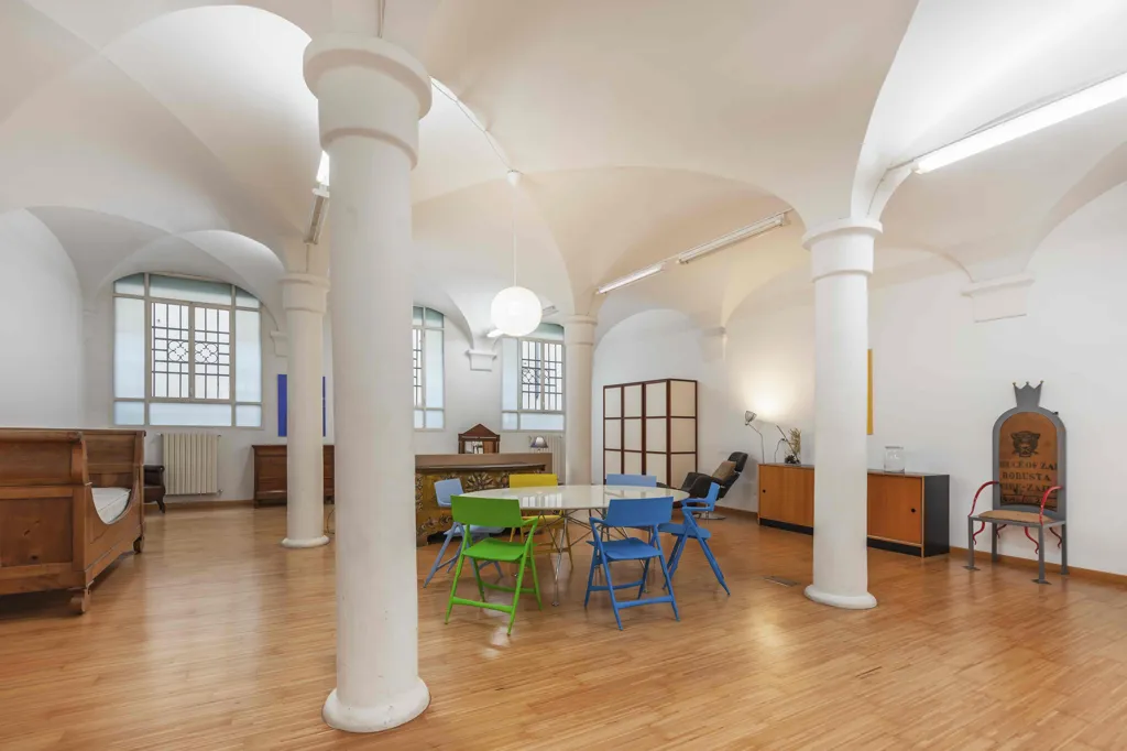 Salle à manger - Open-Plan Loft with Short-Term Rental in Bologna