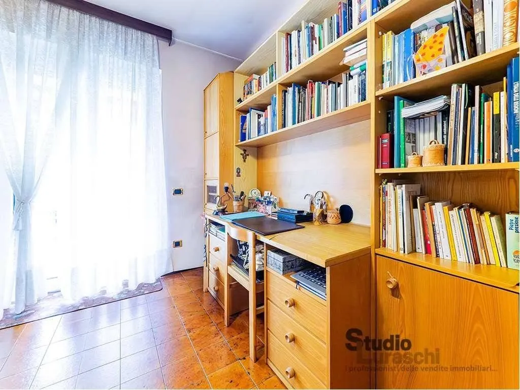 Bureau - Luxury Villa with Panoramic View in Ello