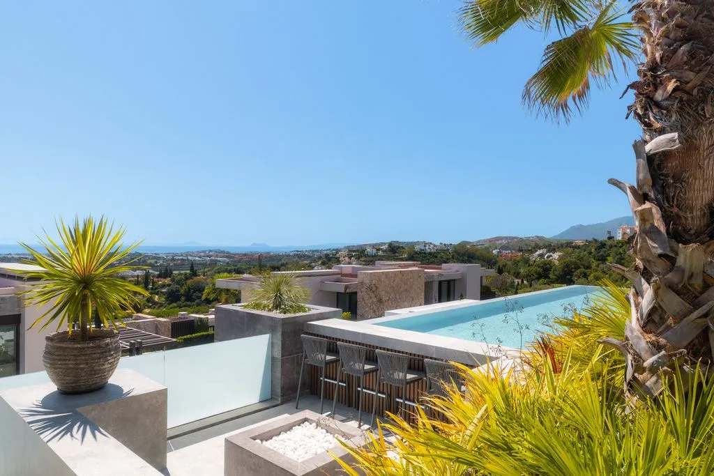Bassein - Luxury Villa with Spa in La Quinta