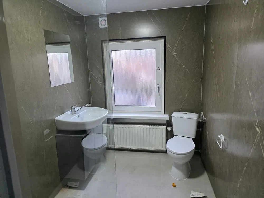 Salles de bain - Semi-Studio in Renovated Building, Tilburg