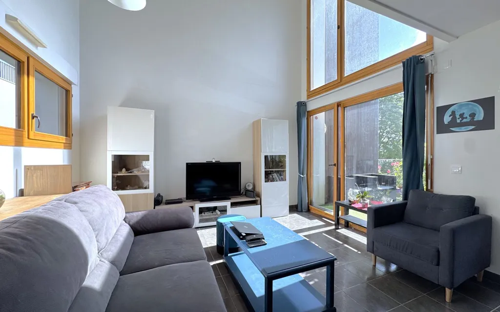 Living Room - Spacious Duplex with Terrace in Urban Area
