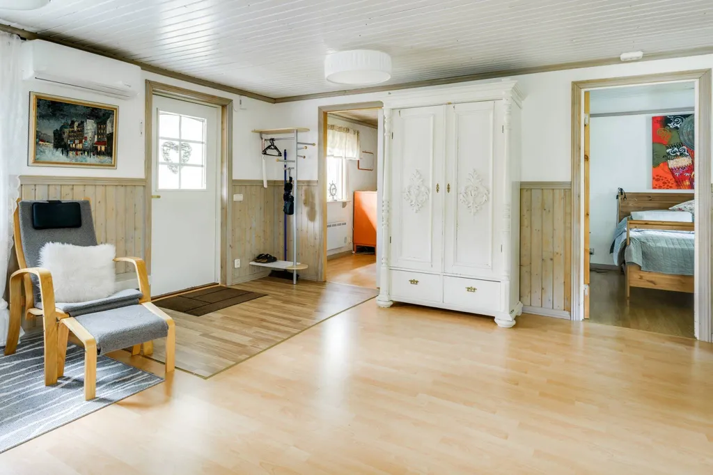 Magamistoad - Charming Cottage with Lake View in Örebro