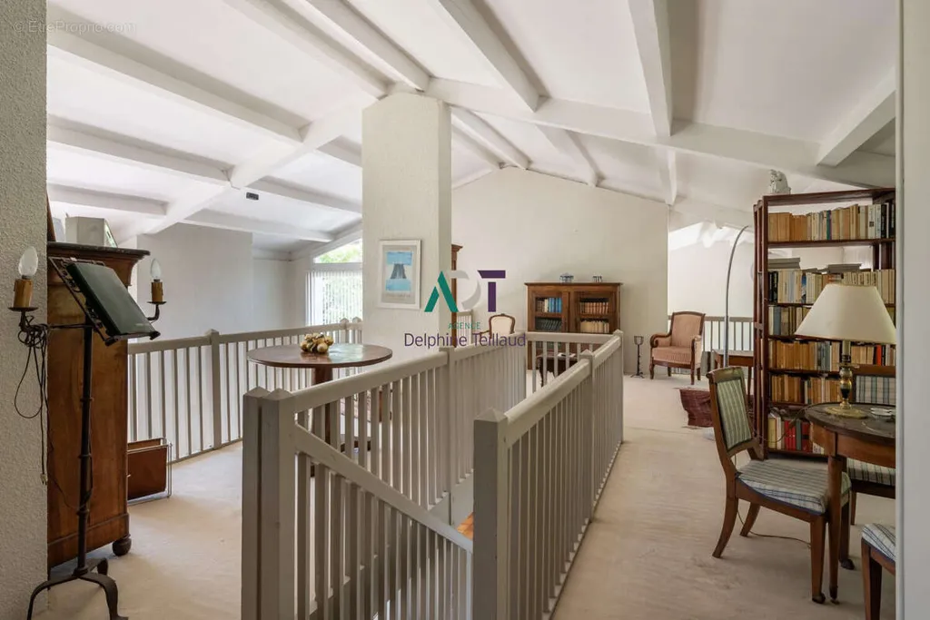 Séjour - Maison d'Architecte avec Piscine à Saint-Ismier