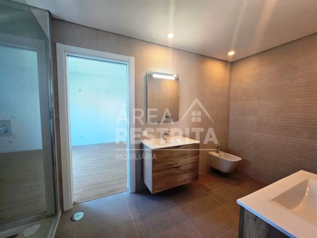 Vannitoad - Luxury Detached House with Pool in Setúbal