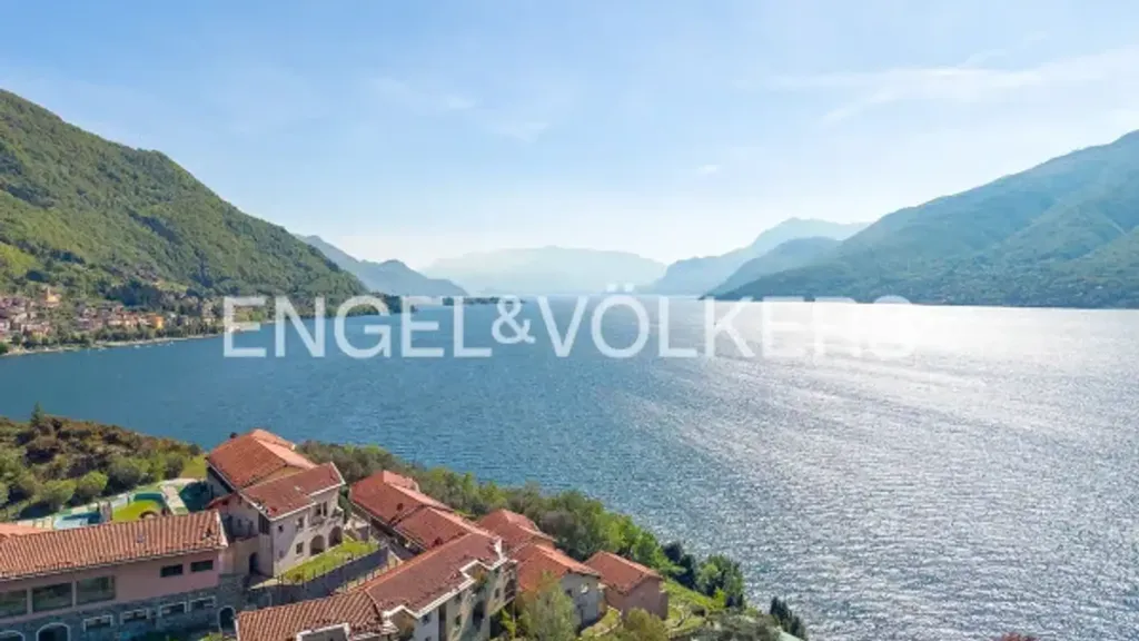 Apartment with Lake View in Dorio