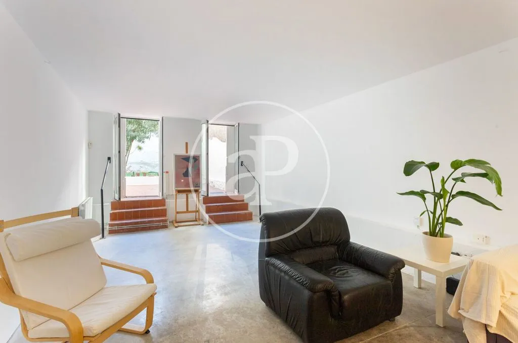 Elutuba - Duplex Flat with Garden in Barcelona