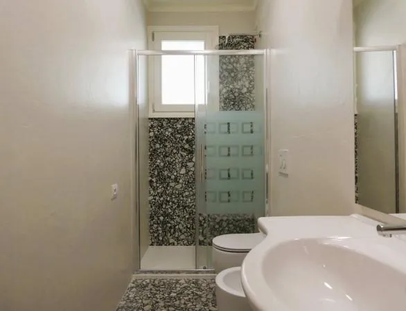 Salles de bain - Ground Floor Apartment with Terrace in Empoli