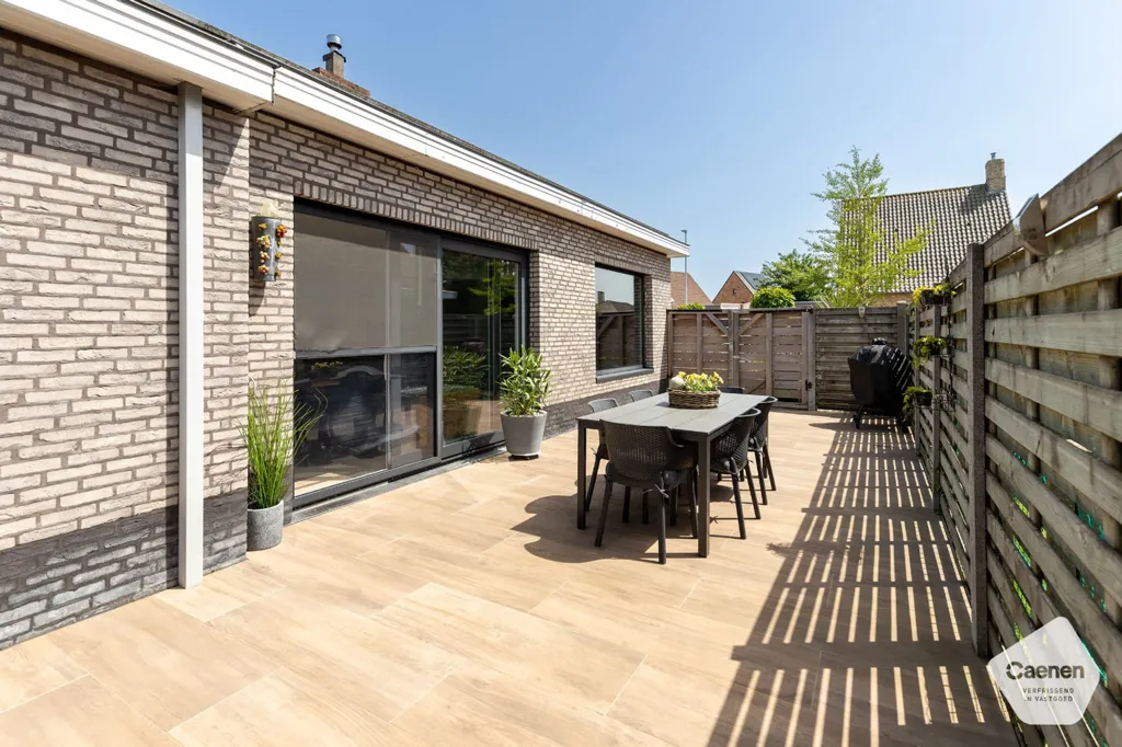 Terrass - Modern Bungalow with Pool in Zedelgem