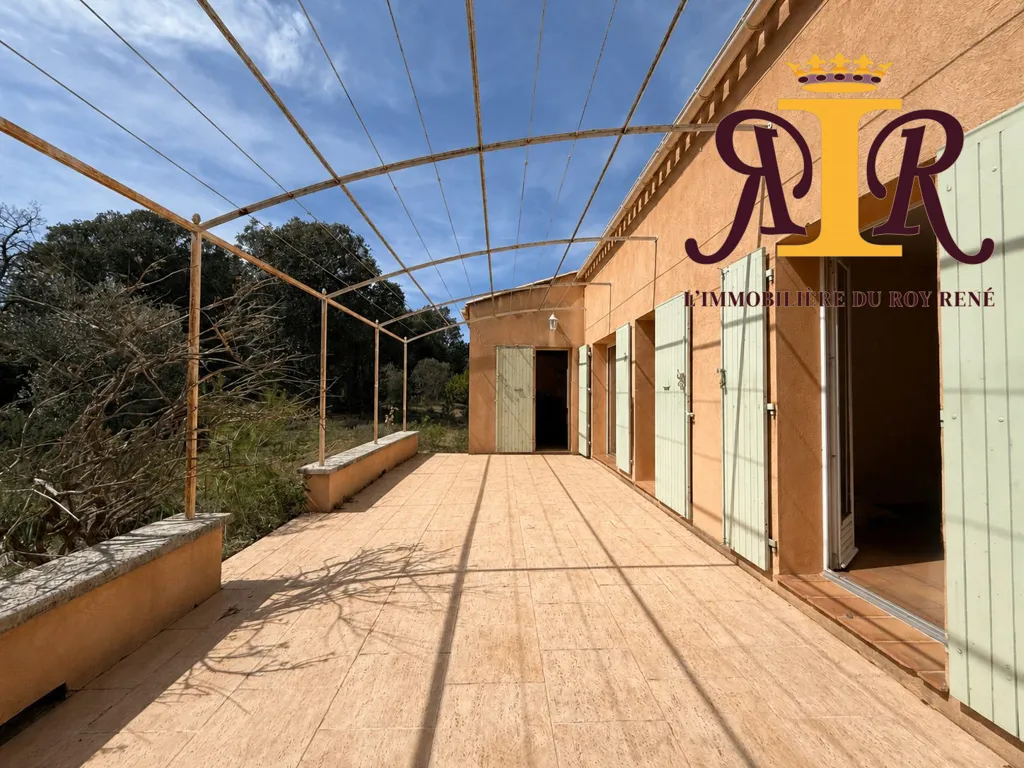 Terrasse - Maison de Plain-Pied avec Jardin à Mirabeau