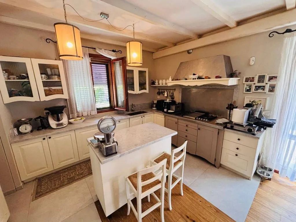 Köök - Luxury Villa with Solar Panels in Poggio a Caiano