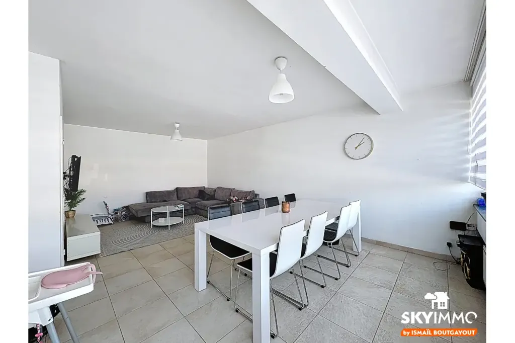 Sala da pranzo - Spacious Apartment with Central Heating in Machelen Diegem