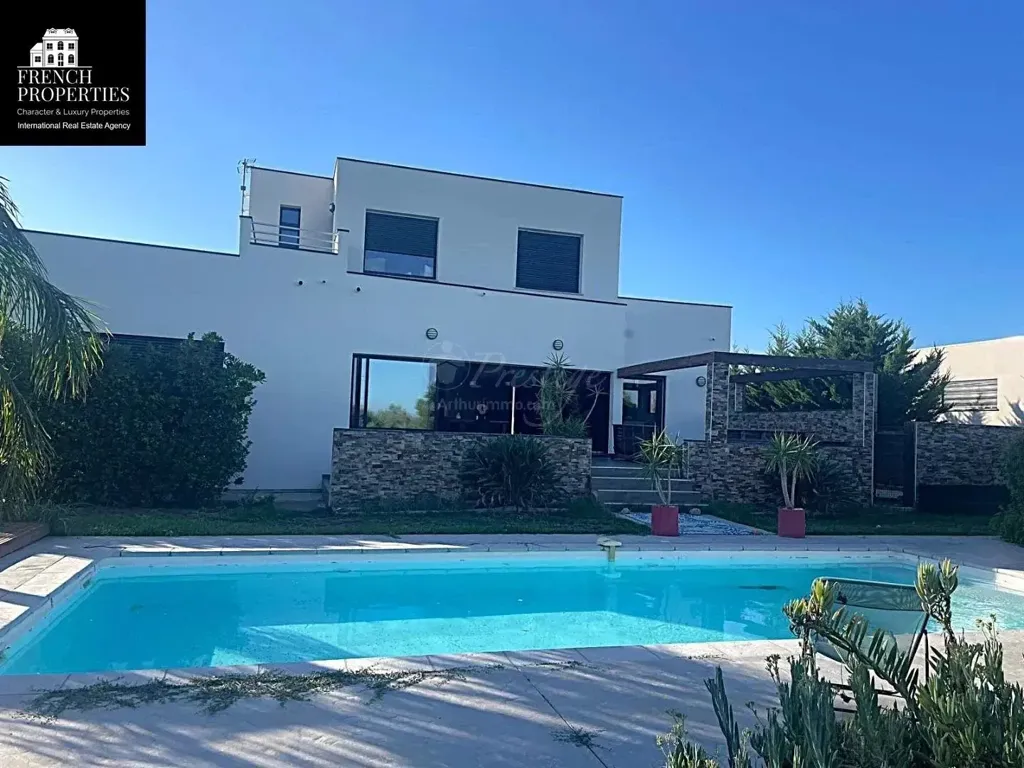 Piscine - Villa d'Architecte avec Piscine à Perpignan