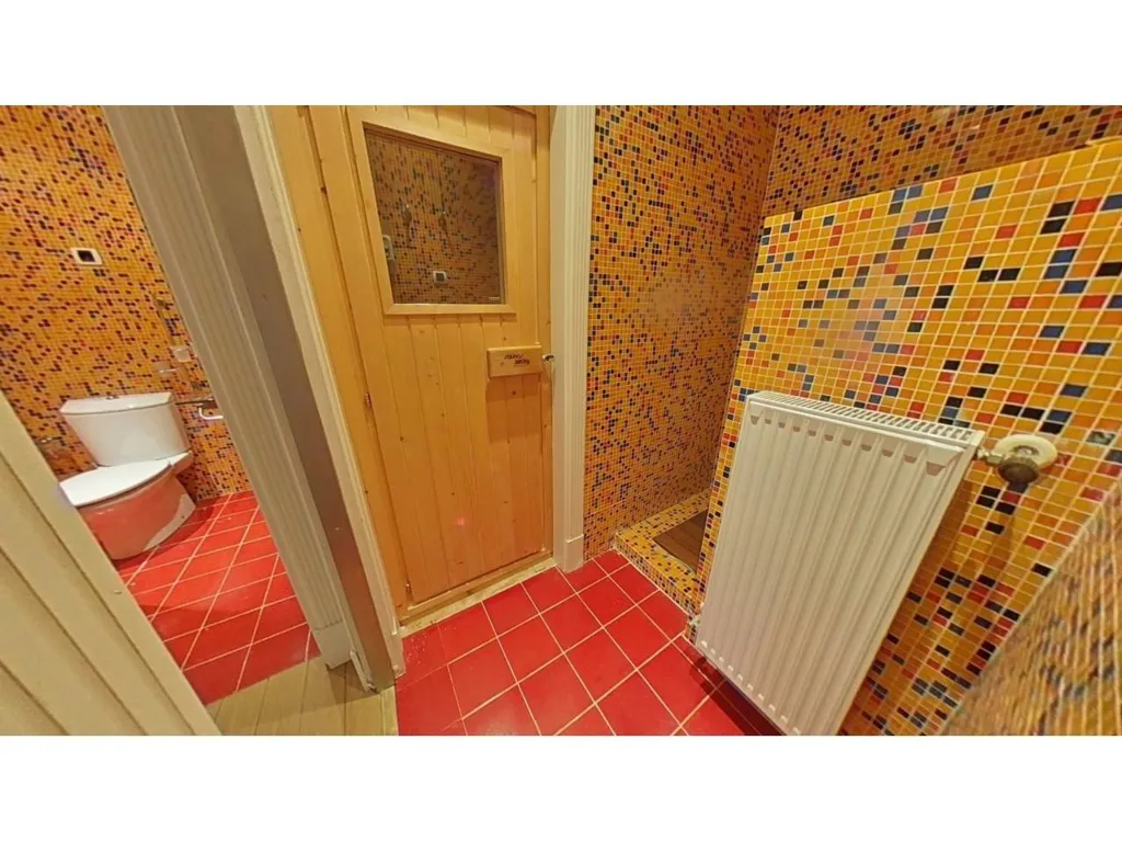 Salles de bain - Five-Bedroom House with Indoor Pool in Mungia