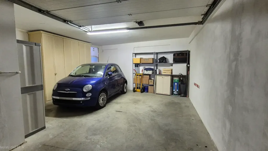 Garage - Rustic Terraced House with Garden in Florence