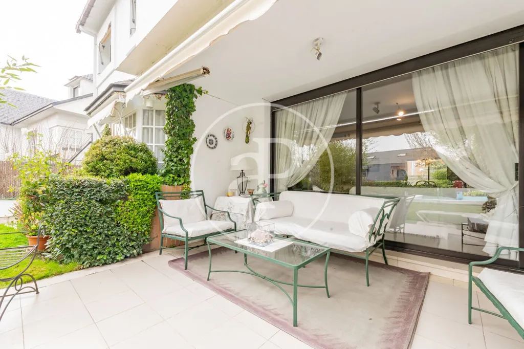 Terrass - Chalet with Pool in Parque Conde de Orgaz
