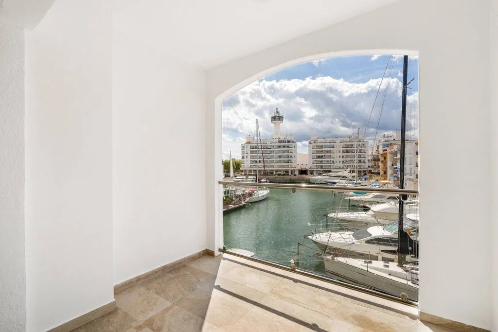 Balcony - Luxury Apartment with Marina Access in Empuriabrava