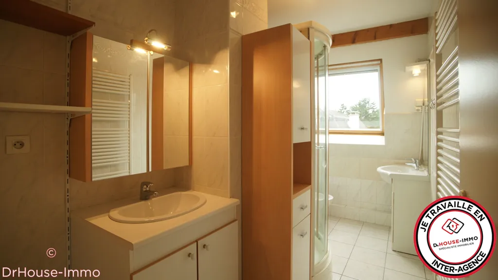 Salles de bain - Attique Rénové avec Terrasse à Mulhouse