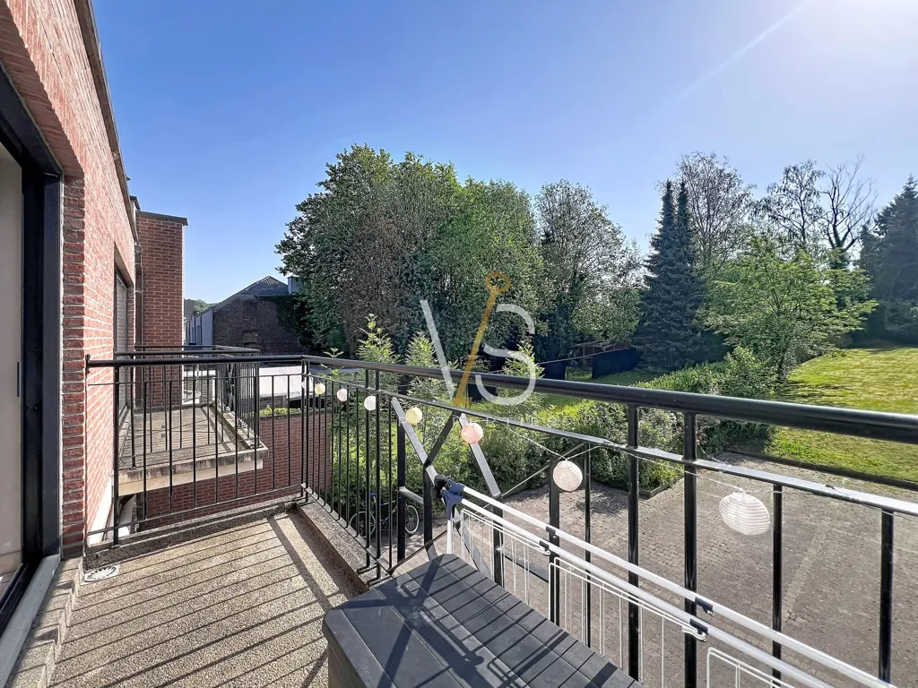 Balcony - 2-Bedroom Flat with Terrace in Rhode-Saint-Genèse
