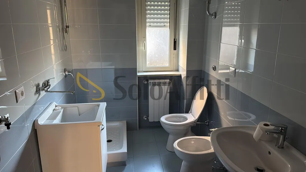 1-toaline ärihoone asukohas Caserta