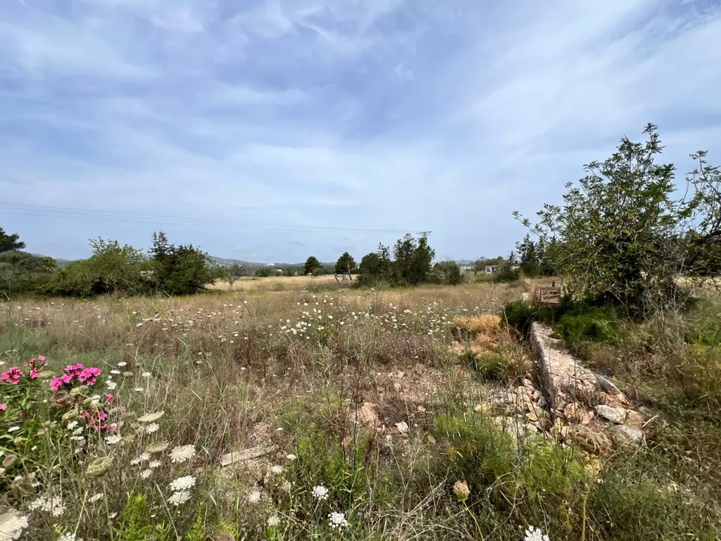 Aed - Buildable Plot near Jesús Town Centre