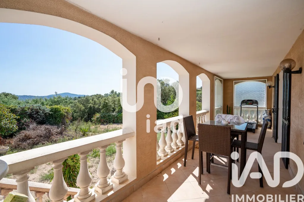 Terrass - Character House with Pool in Prestigious Domaine