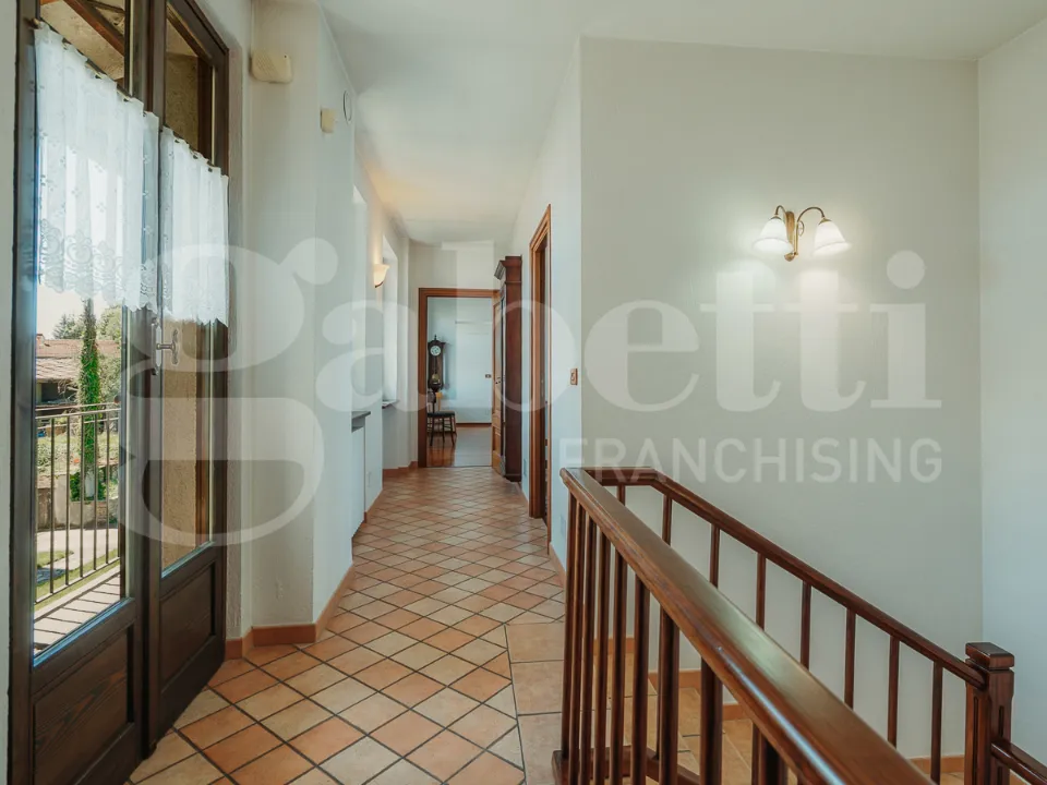 Esik - Rustic Villa with Private Park in Bibiana