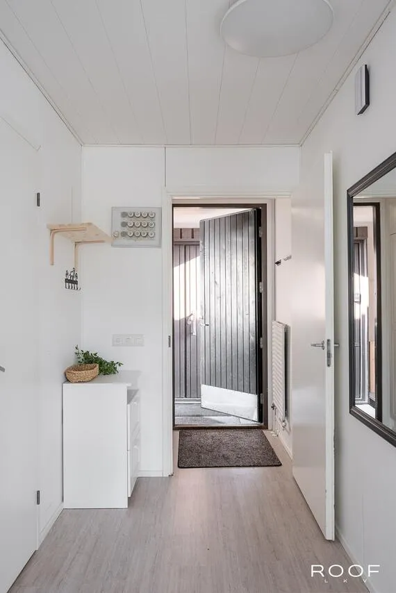 hallway_entrance