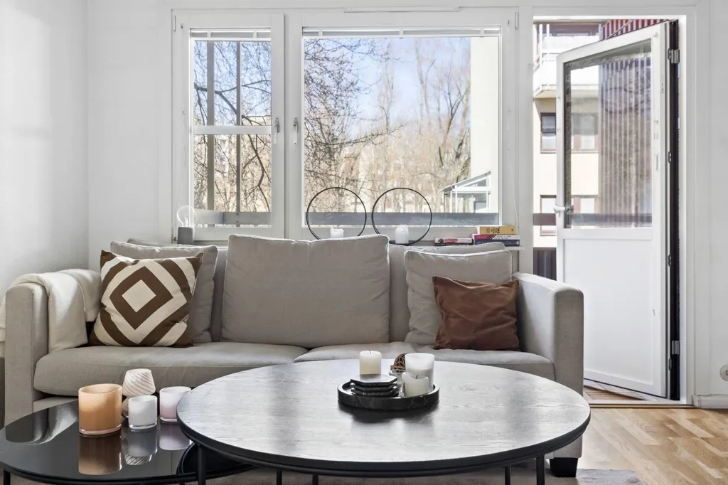 Elutuba - Apartment with Balcony in Kista