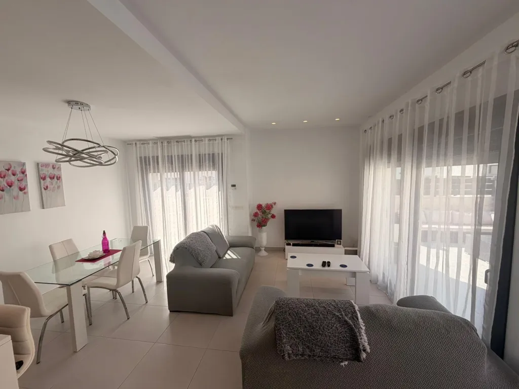 Elutuba - Detached Villa with Corner Plot in Pueblo Bravo