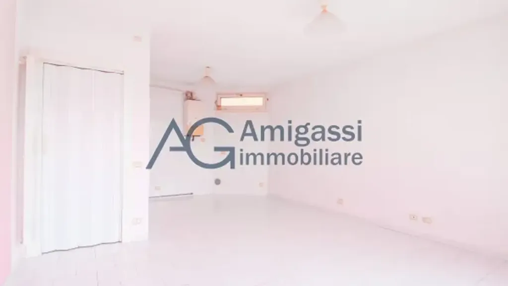 Rooms - Two-Bedroom Apartment with Private Garden in Stezzano