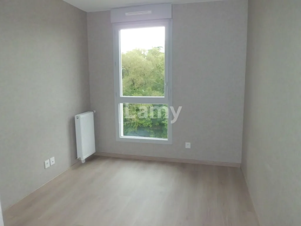 Toad - Modern Flat with Balcony near Place Wilson