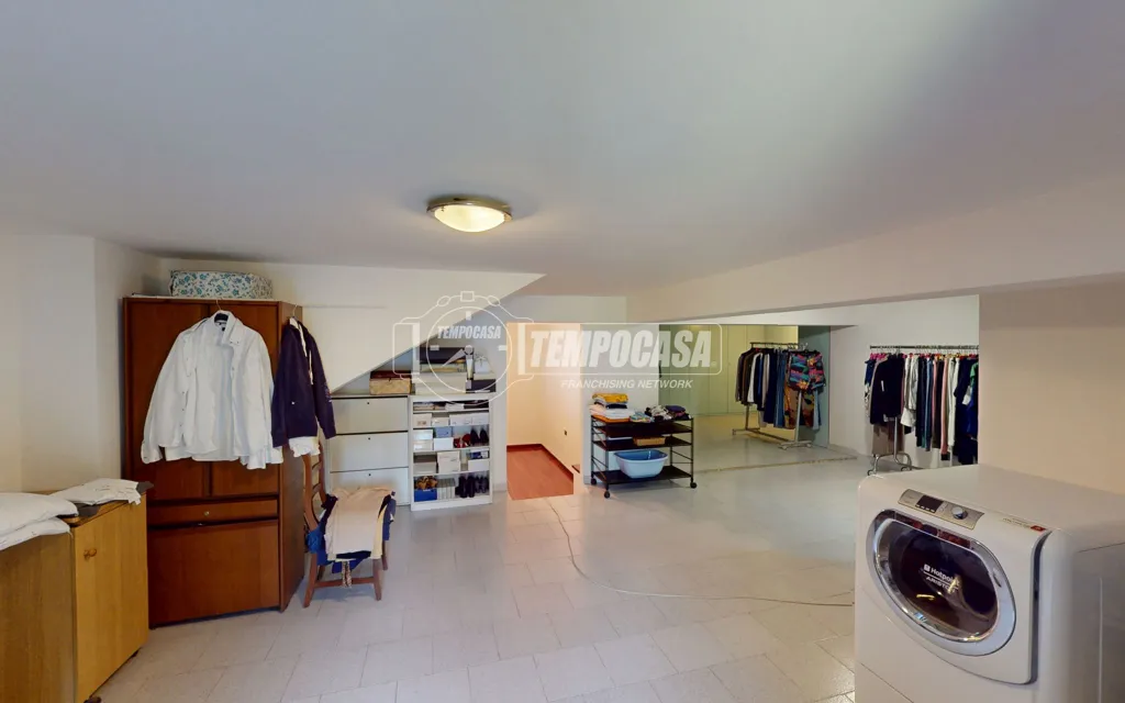 Buanderie - Elegant Villa with Two Units in Camerata Picena