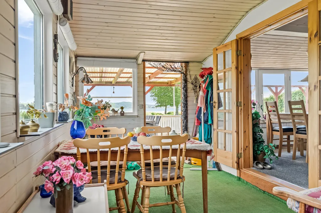 Terraza - Vacation Home with Waterfront View in Sellerup Strand