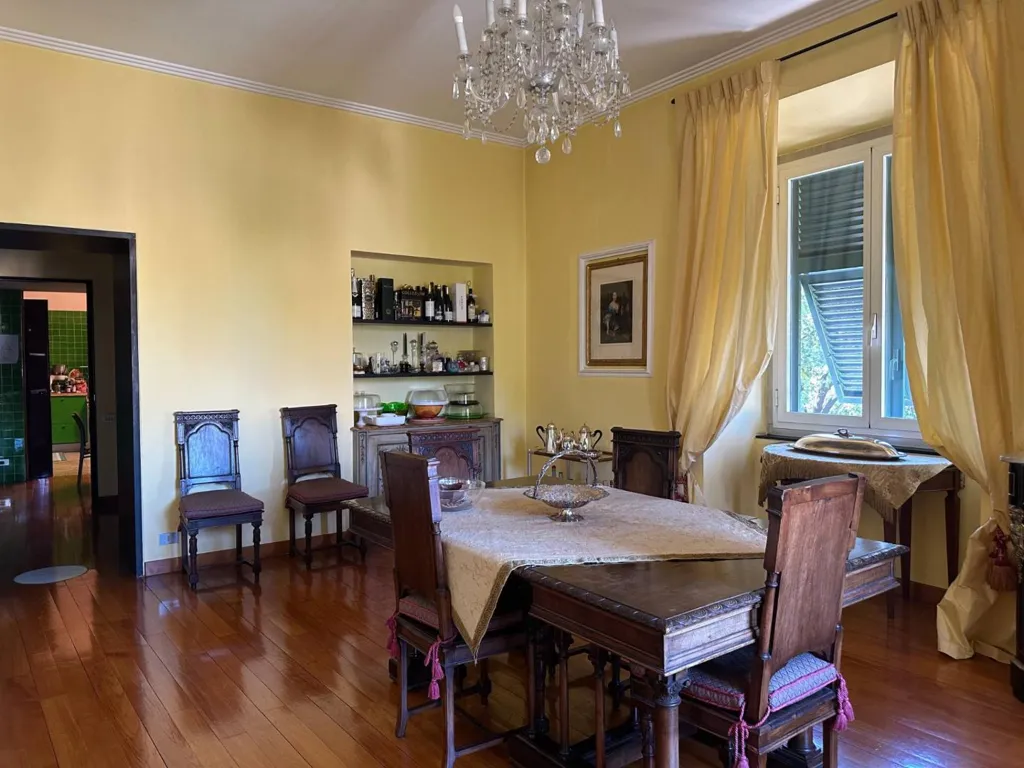 Söögituba - Luxury Apartment with Piazza Corvetto View in Genoa