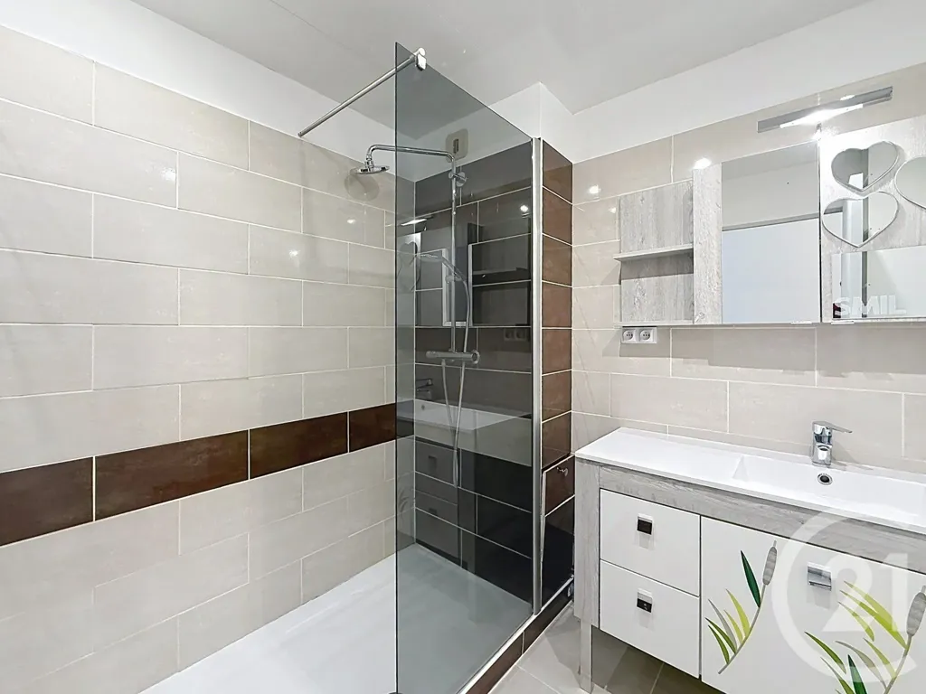 Vannitoad - Renovated Flat with Garden View in Nanterre