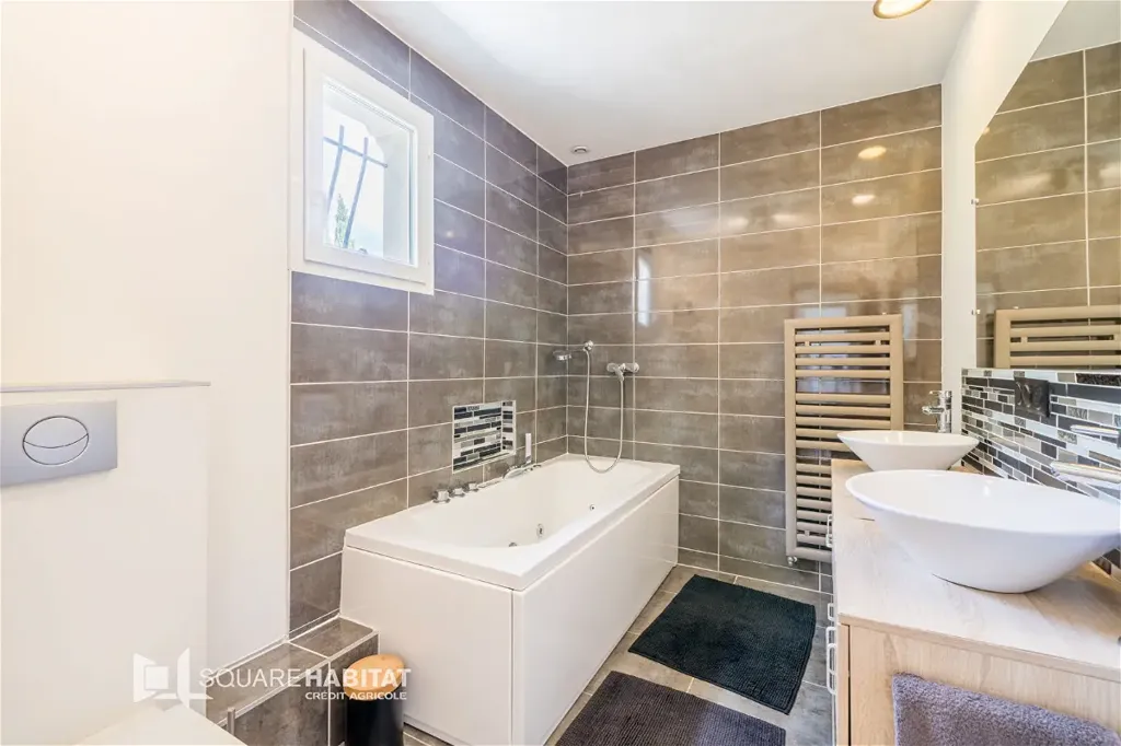 Bagni - Charming House with Pool in La Garde-Adhémar