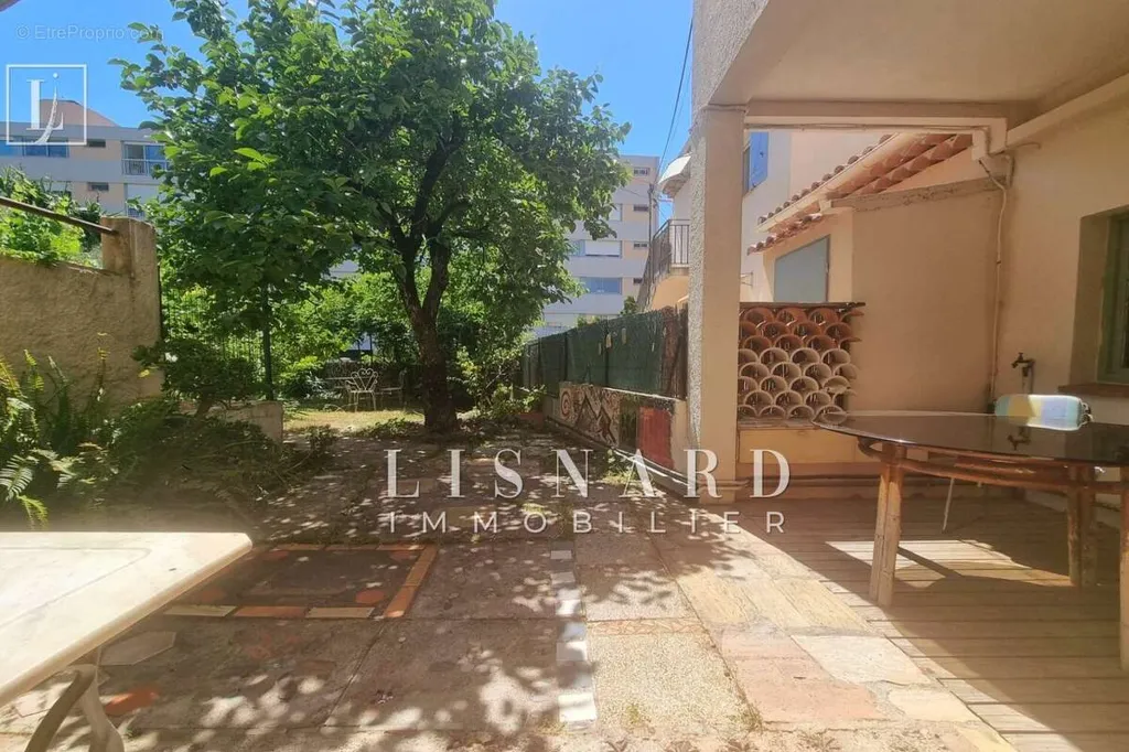 Terrass - Basement Apartment with Garden in Vallauris