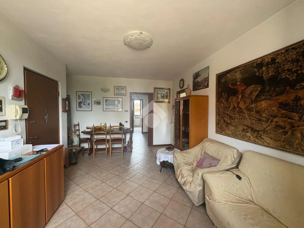 Séjour - 3-Room Apartment with Loggia in Landriano