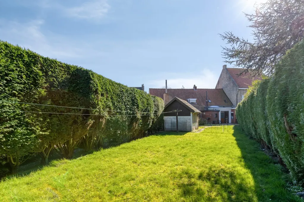 Aed - Detached House with Garden in Zarren Centre