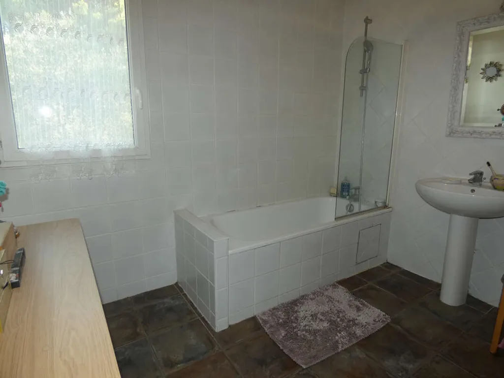 Vannitoad - Architectural Villa with Pool in Villemoustaussou