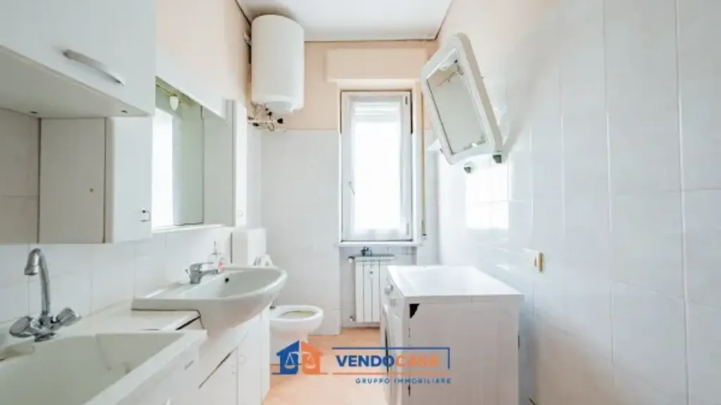 Bagni - Apartment with Balcony in Boves Centre