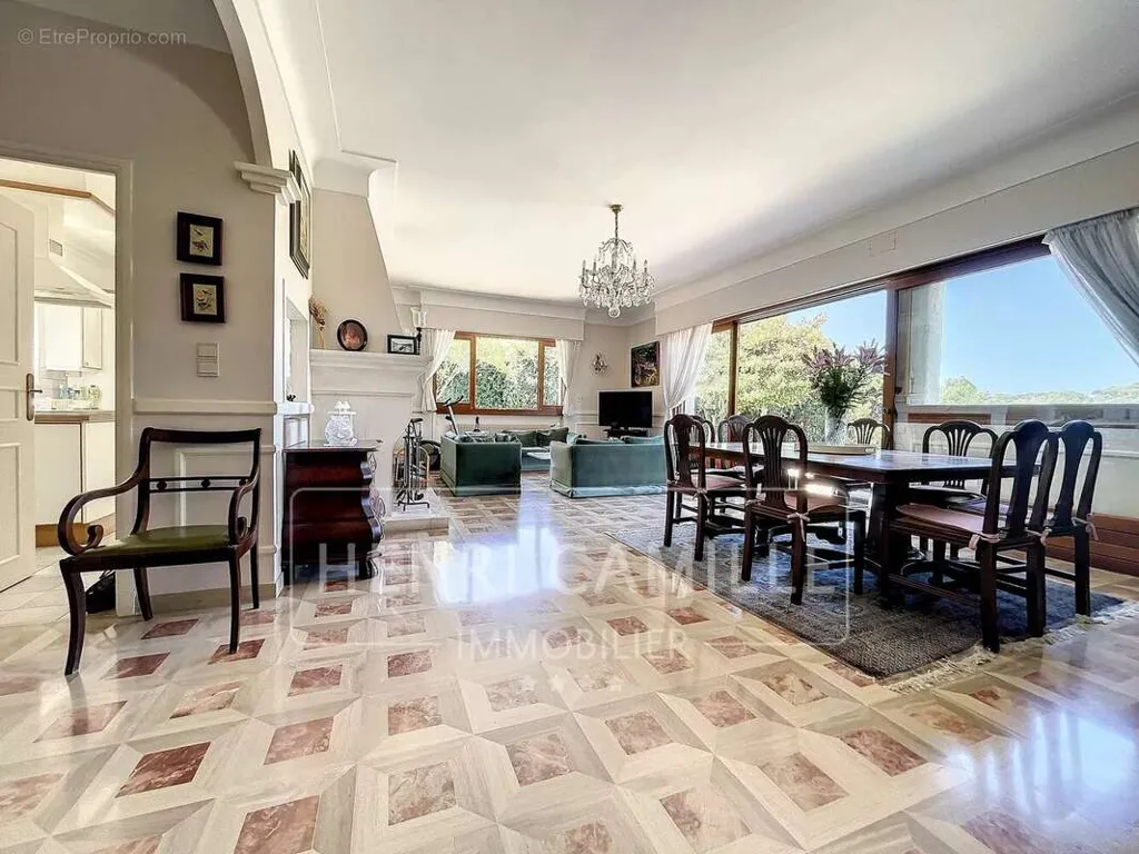 Salle à manger - Villa Provençale avec Vue Panoramique à Supercannes