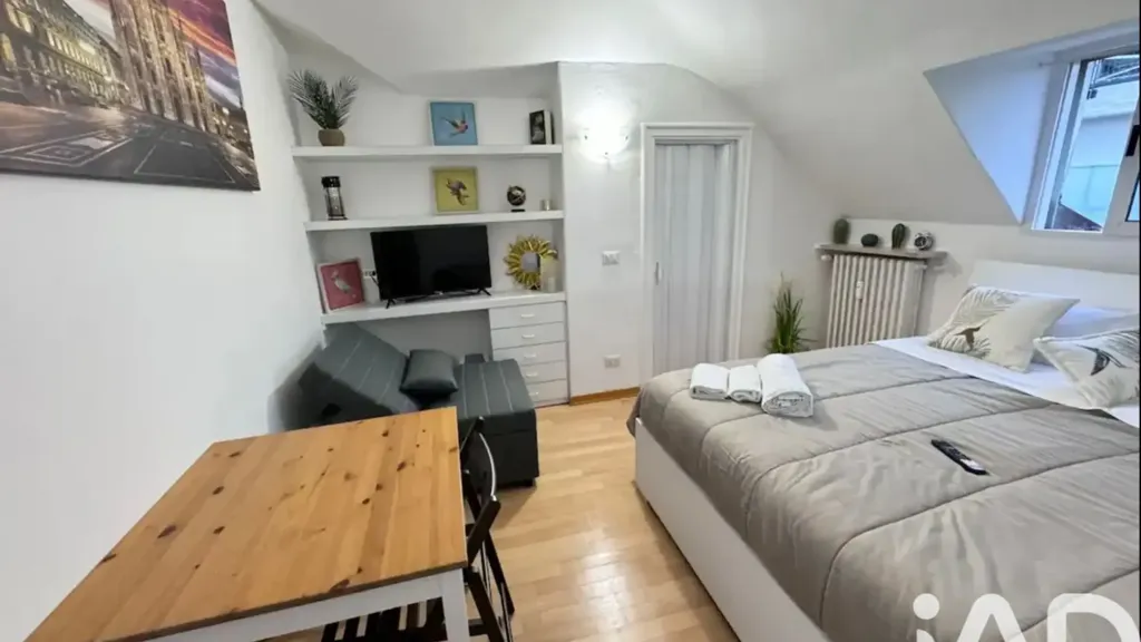Magamistoad - Modern Studio with Balcony in Milan