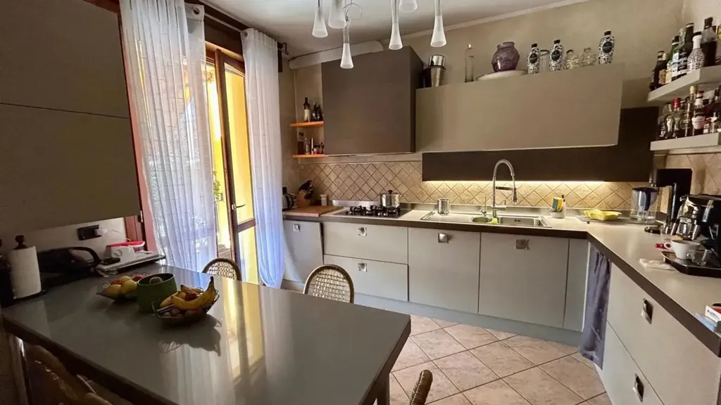 Cuisine - Rustic Villa with Solar Panels in Garlasco