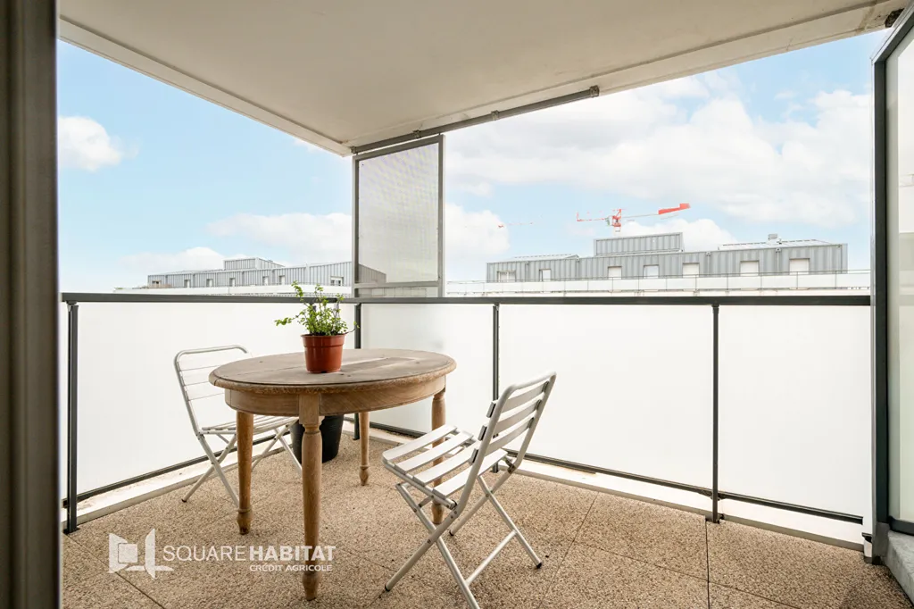 Rõdu - 2-Bed Apartment with Balcony in Lormont