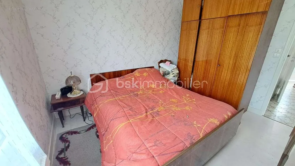 Magamistoad - House with Basement and Garden in Pleasant Area