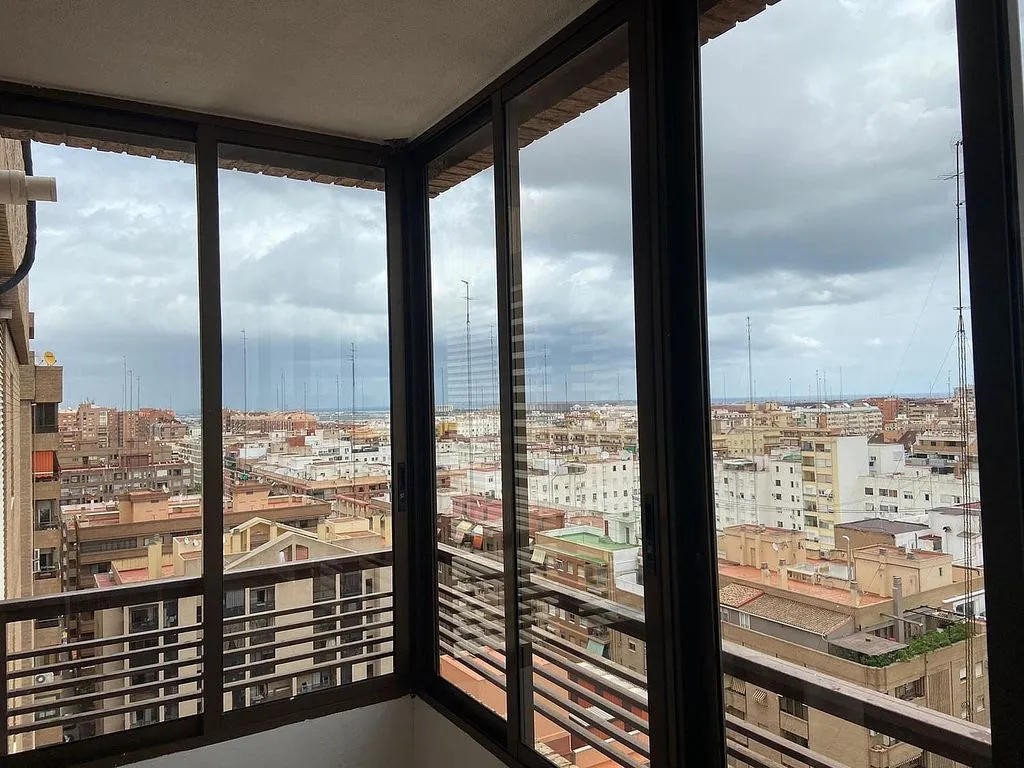 Student Flat with Balcony in Mestalla