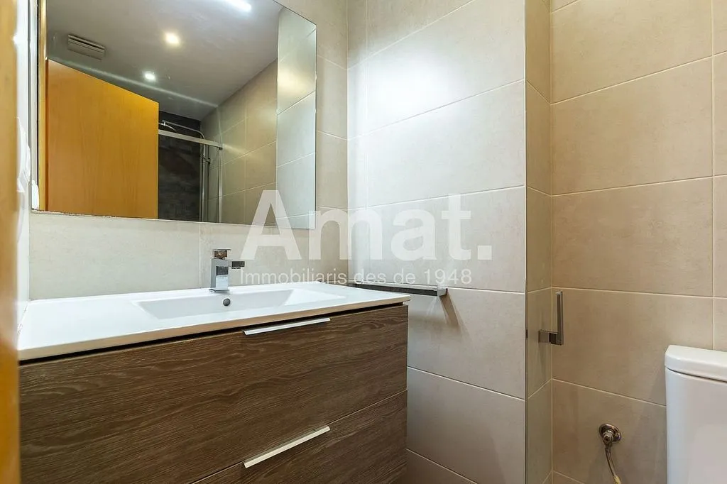 Salles de bain - Apartment with Air Conditioning in Esplugues de Llobregat