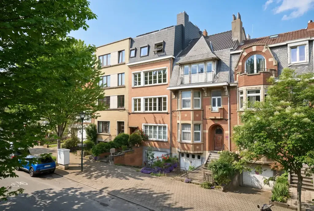 Exterior - Ground Floor Apartment with Garden in Schaerbeek