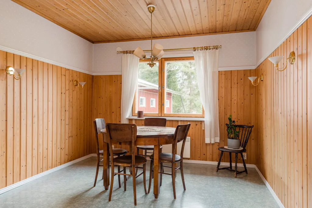 Salle à manger - 1980s Cottage with River Access in Kellahti, Pori